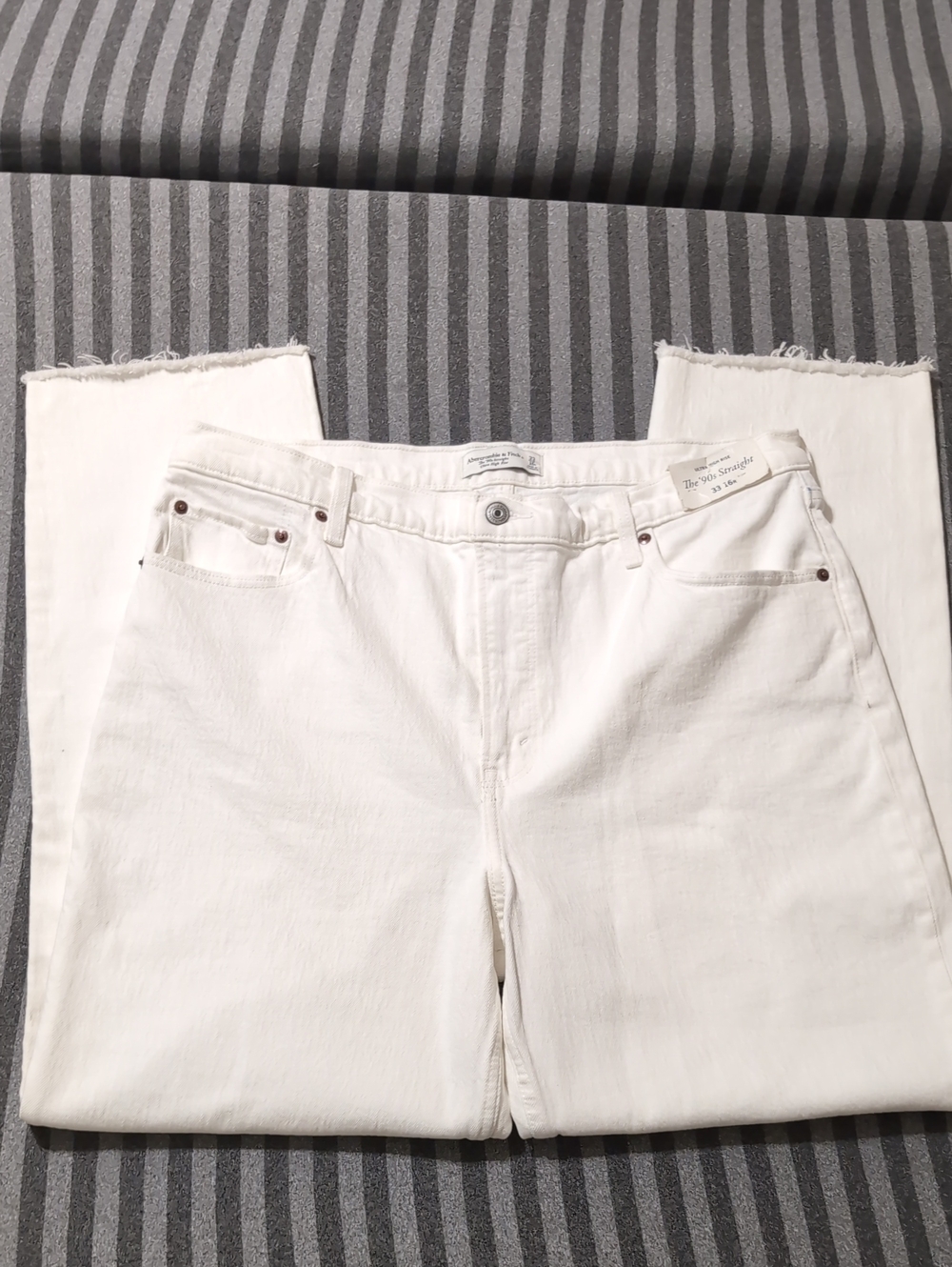Abercrombie & Fitch Women's White Straight-Leg Jeans 33 16R NWT High Rise